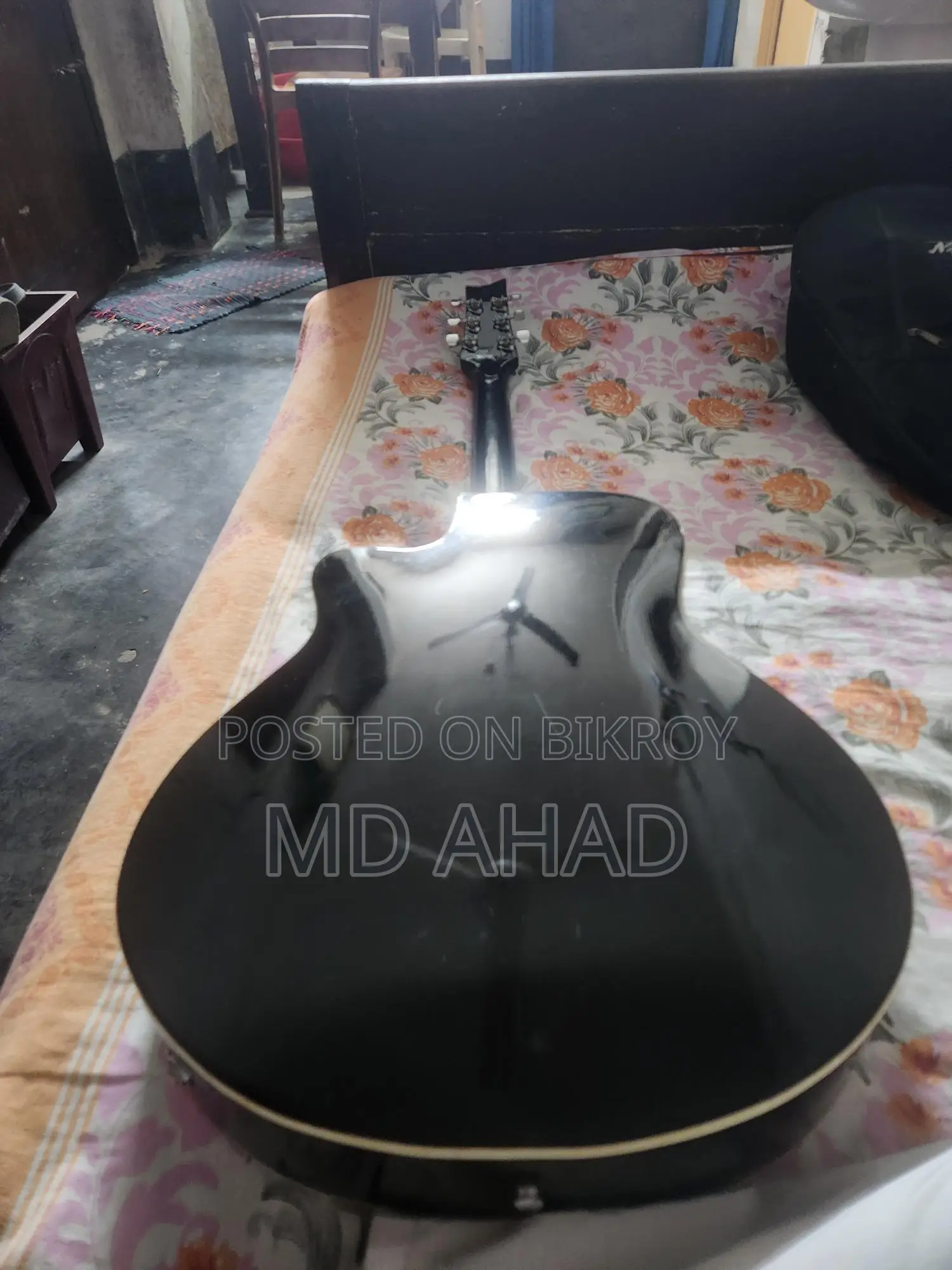 Acoustic Guitar - Custom 2020c