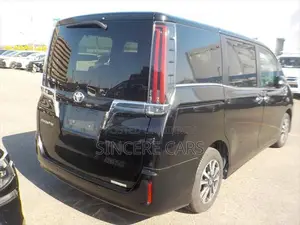 Toyota Esquire GI NON HYB 4POINT 2021