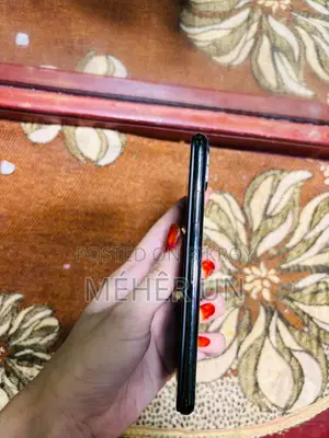 Apple iPhone XS (Used)