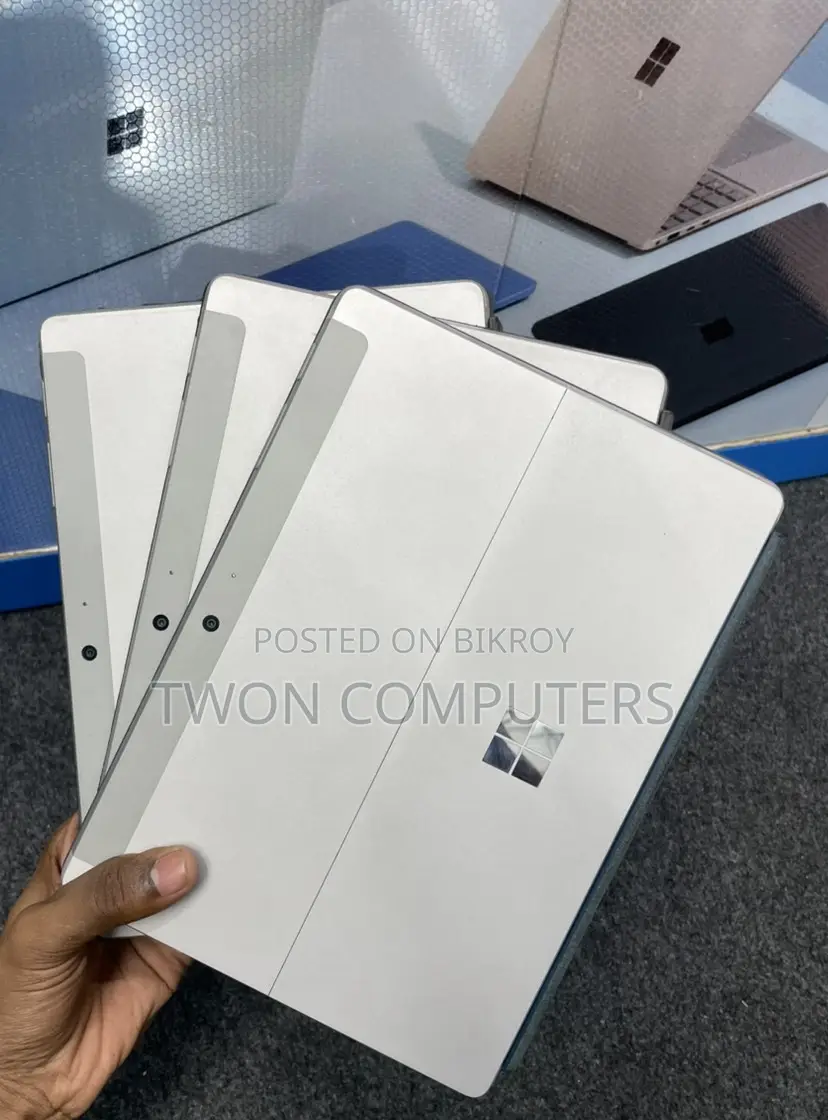 Microsoft Surface Pro 2 in1 Detachable Laptop 8/128 GB 10.5" Display