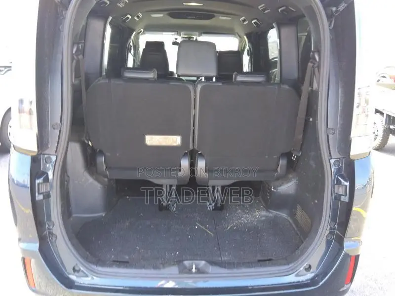 Toyota Esquire Gi Premium HYBRID 20 2020