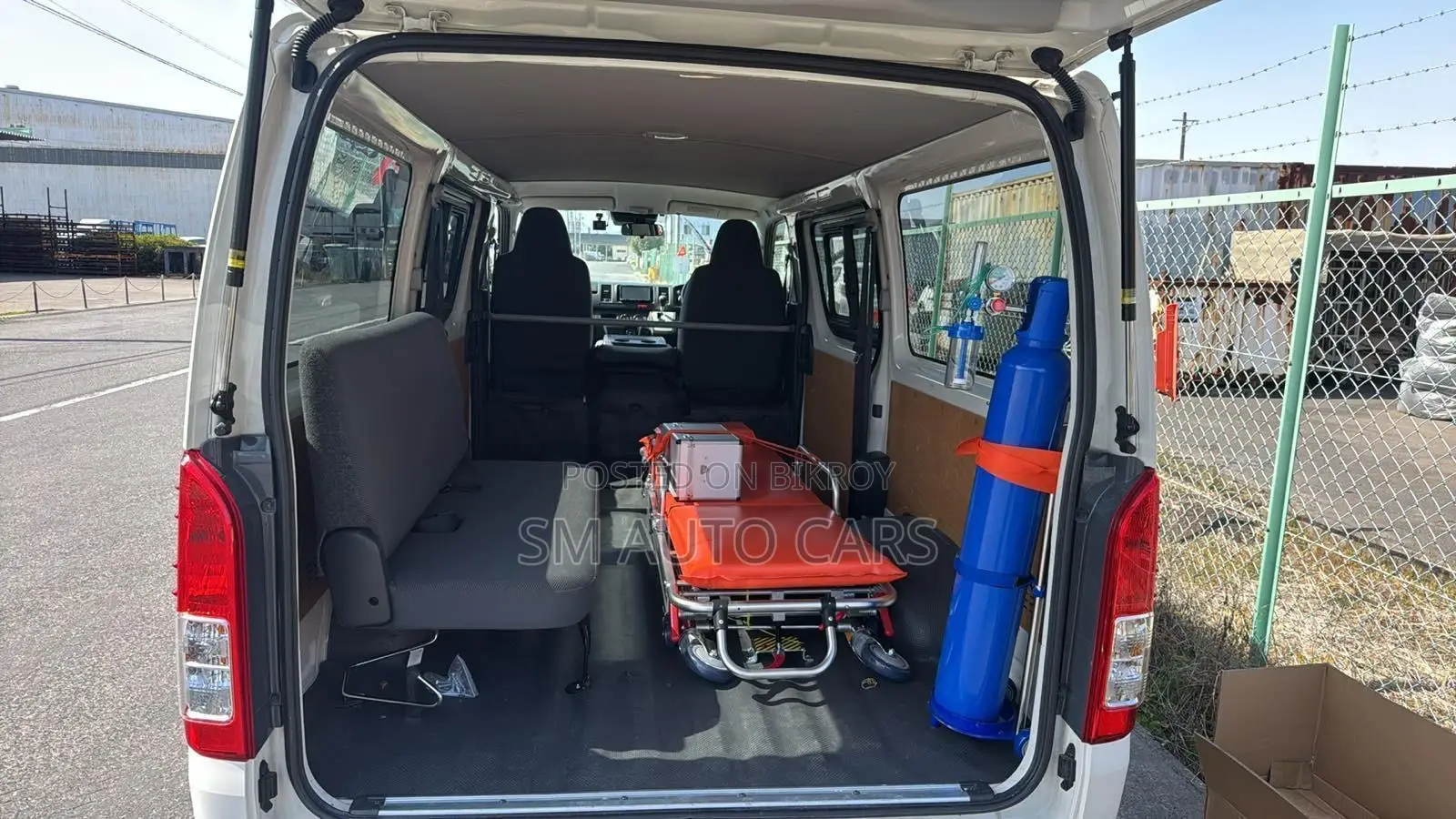 Toyota Hiace Ambulance GL White 2022