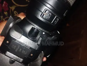 Nikon D5200 Camera for Sale