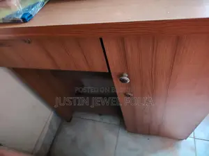 বুকশেলফ টেবিল