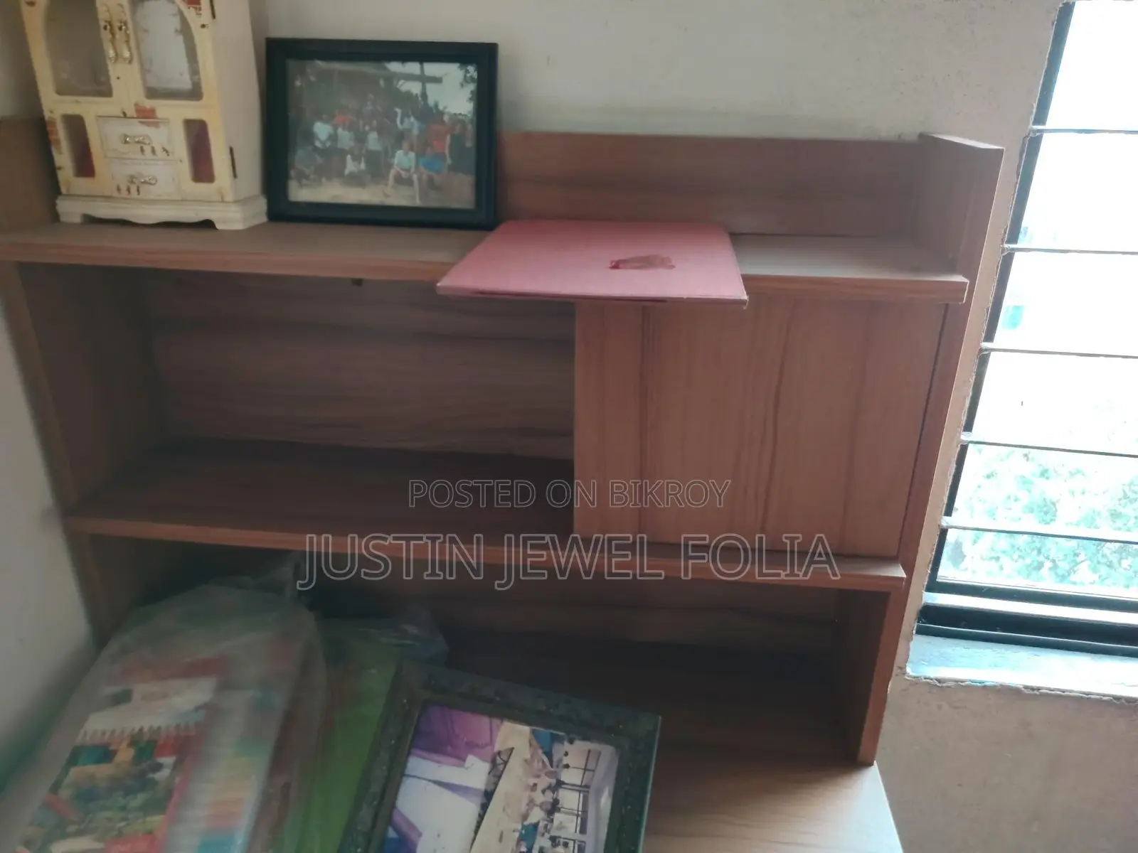 বুকশেলফ টেবিল