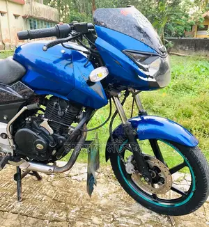 Bajaj Pulsar 150 . 2011