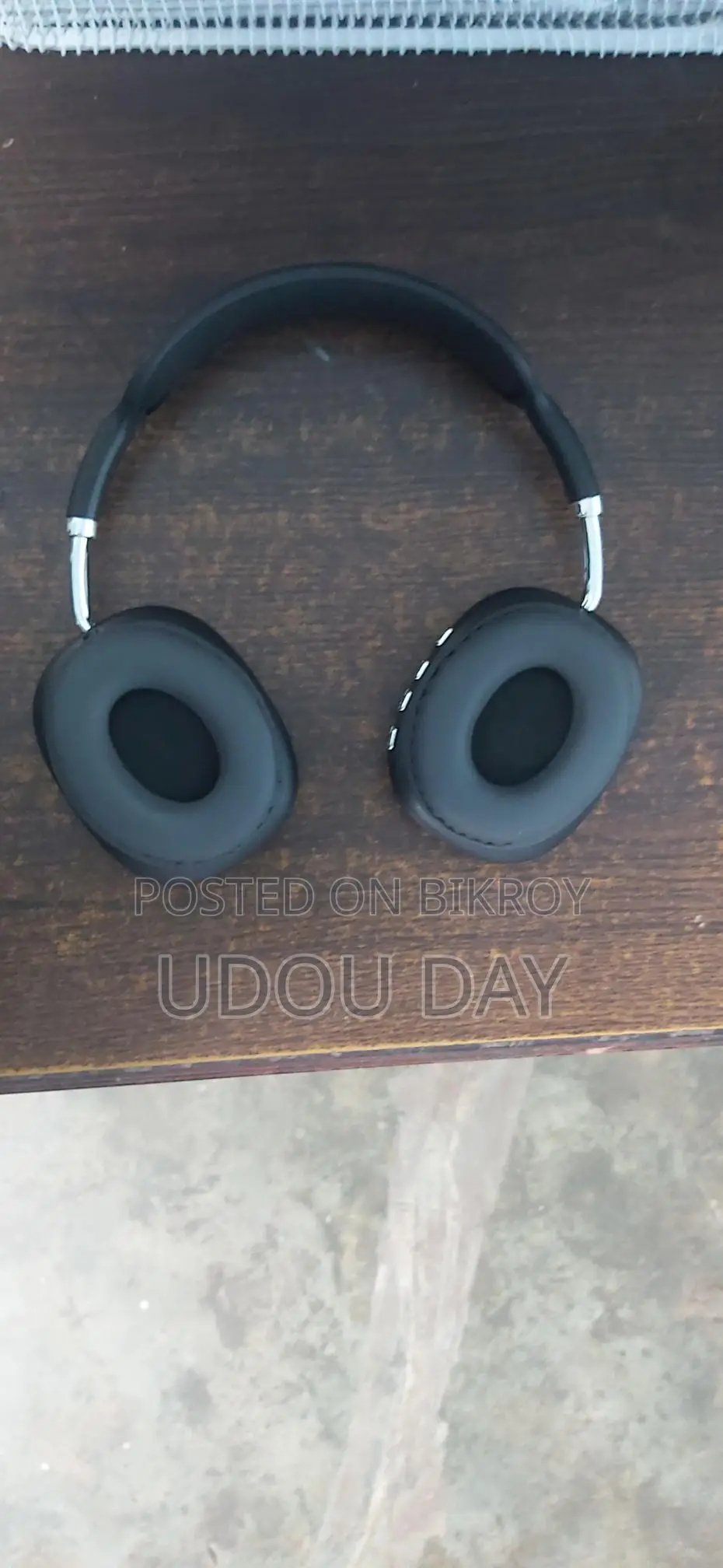 একদম ফ্রেশ কন্ডিশনে P9 হেডফোন বিক্রি