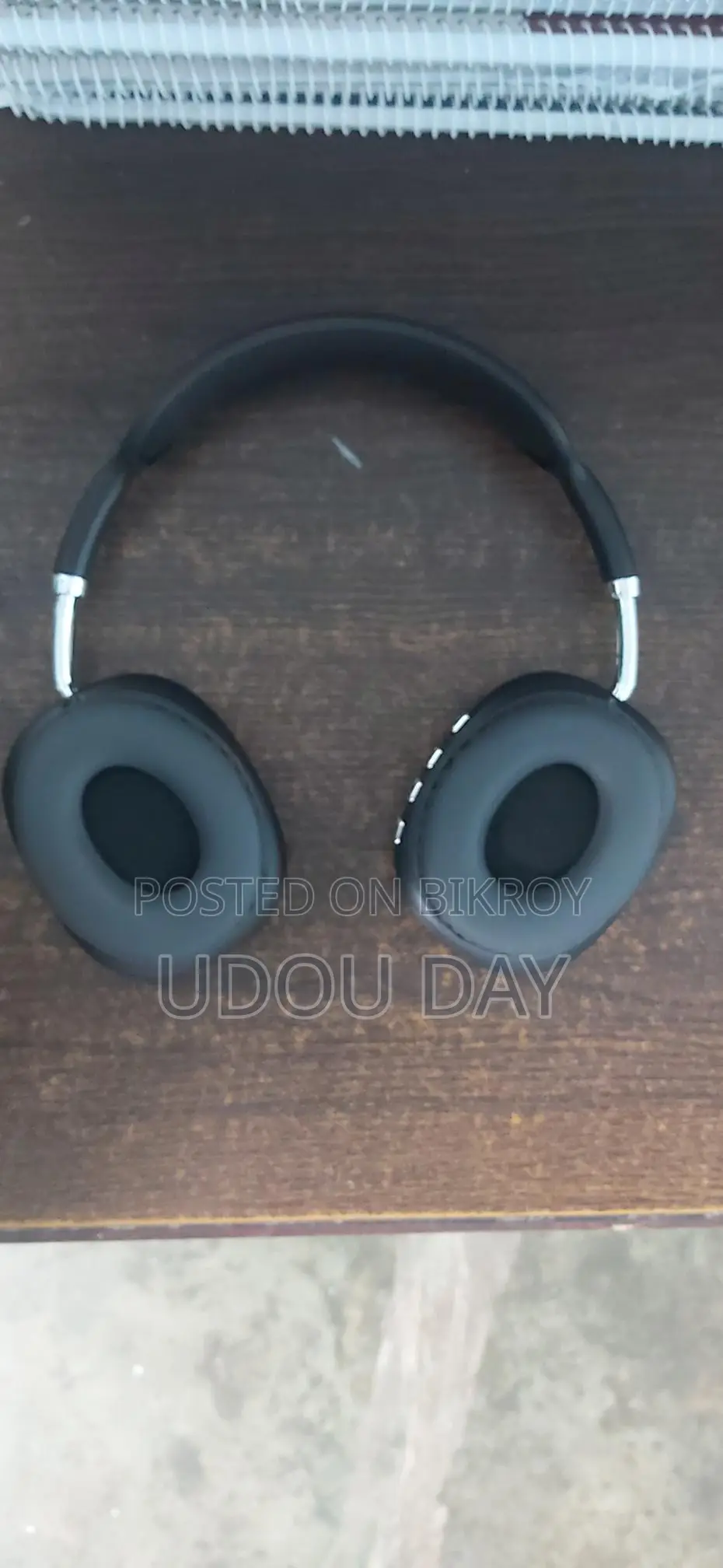 একদম ফ্রেশ কন্ডিশনে P9 হেডফোন বিক্রি