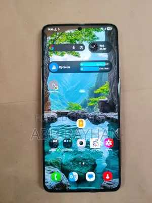 Samsung Galaxy S21 . (Used)