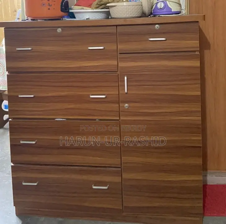 Wardrobe with 4 drawers