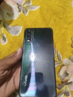 Vivo Y20 . (Used)