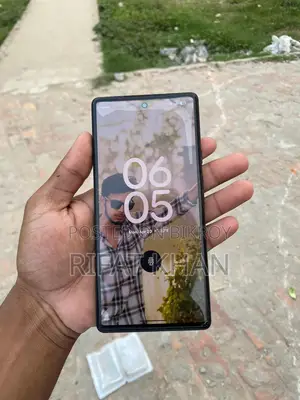Google Pixel 6 . (Used)