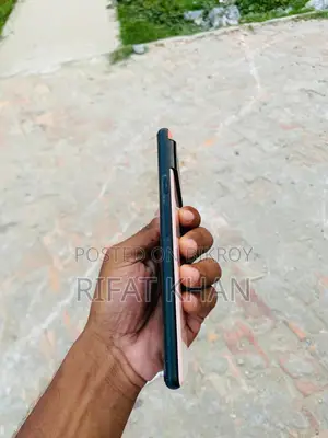 Google Pixel 6 . (Used)
