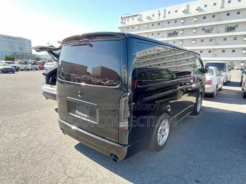 Toyota Hiace Super GL Dark Prime 2023