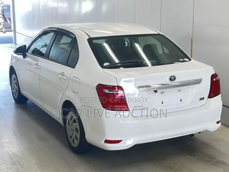 Toyota Axio HYBRID EX 2020