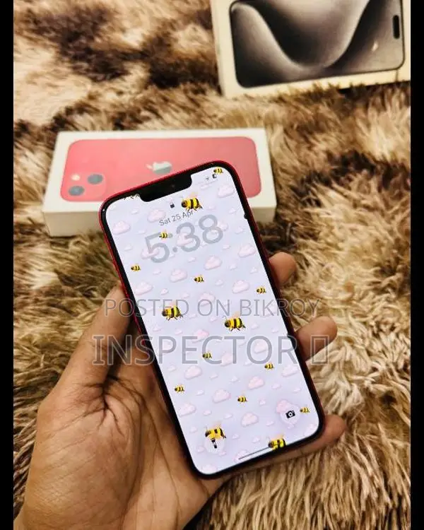 Apple iPhone 13 . (Used)