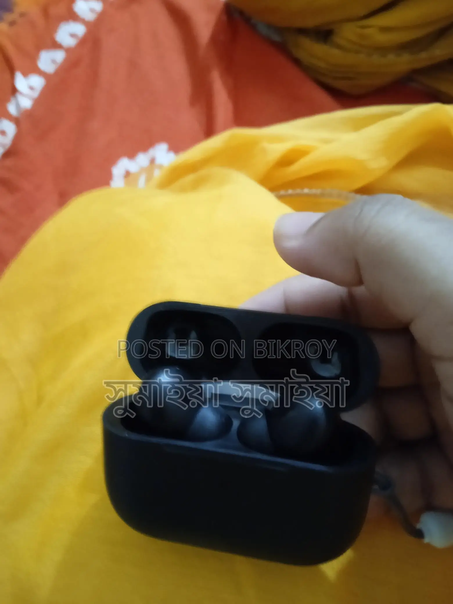 এটি একটি অ্যাপেলের ব্লুটুথ হেডফোন