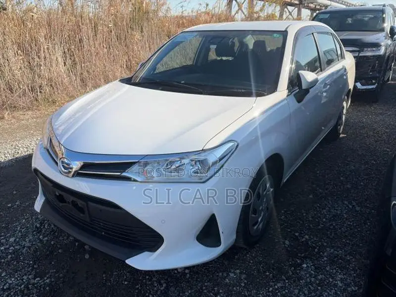 Toyota Axio HYBRID 2021