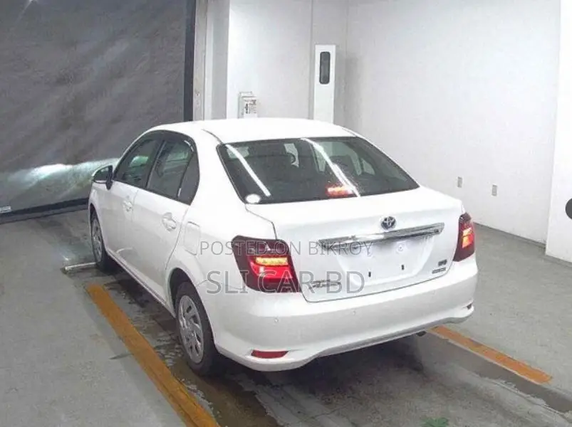 Toyota Axio HYBRID 2023