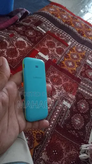 Samsung Guru Music 2 . (Used)