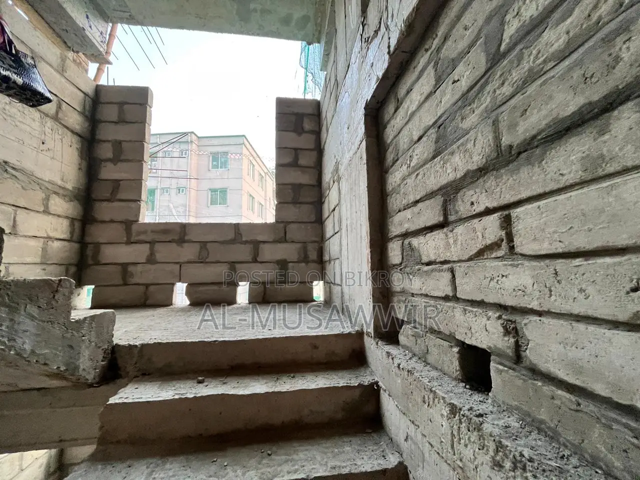 Reach Home Quickly After Work, Near Metro Station - Rupkotha Project
