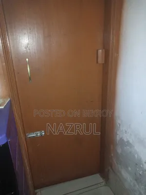 কাঠের দরজা