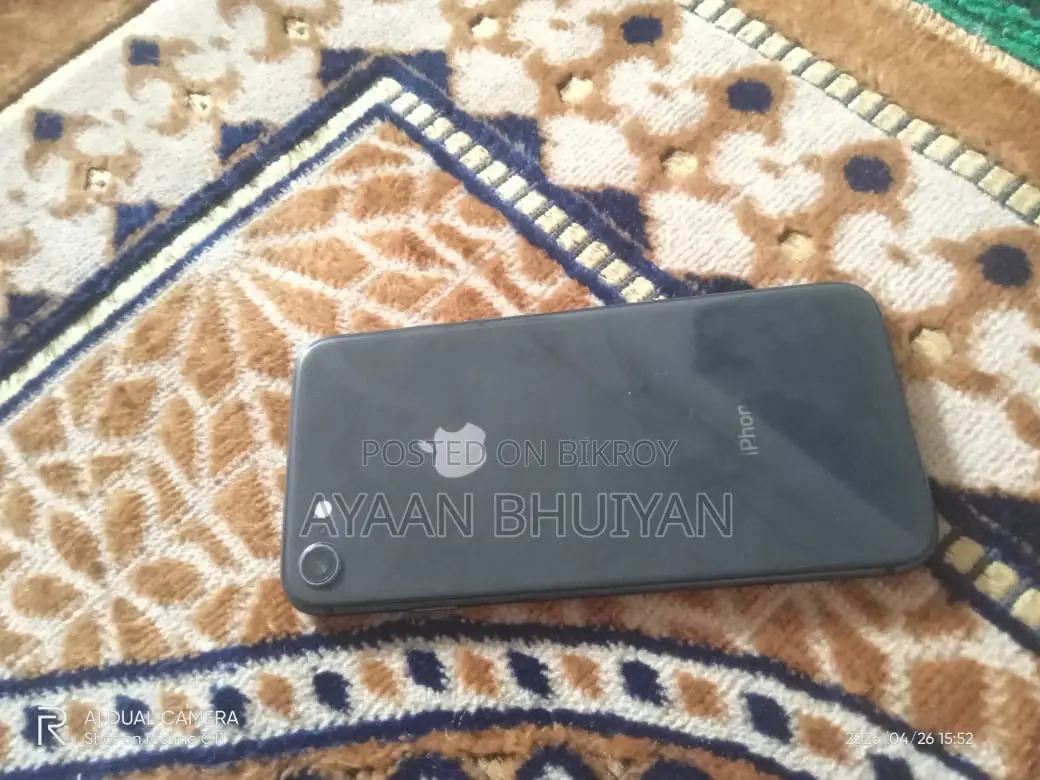 Apple iPhone 8 (Used)