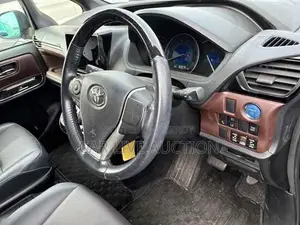 Toyota Esquire HYBRID GI 2021