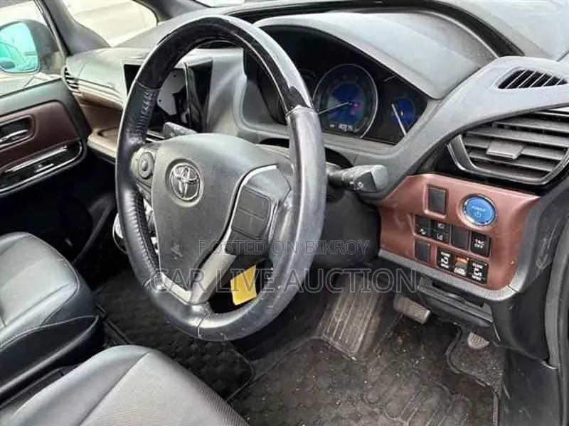 Toyota Esquire HYBRID GI 2021