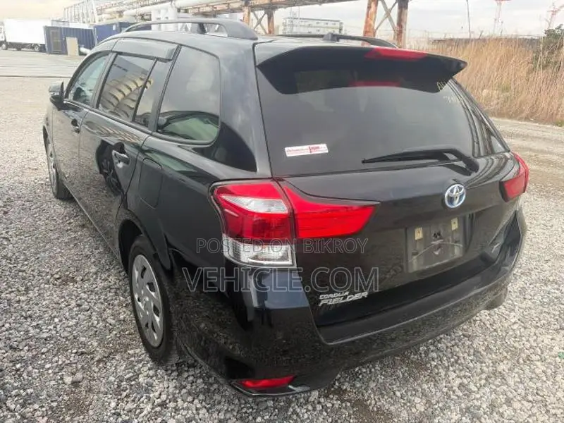 Toyota Corolla Fielder 1.5 Hybrid FWD 2021 Black