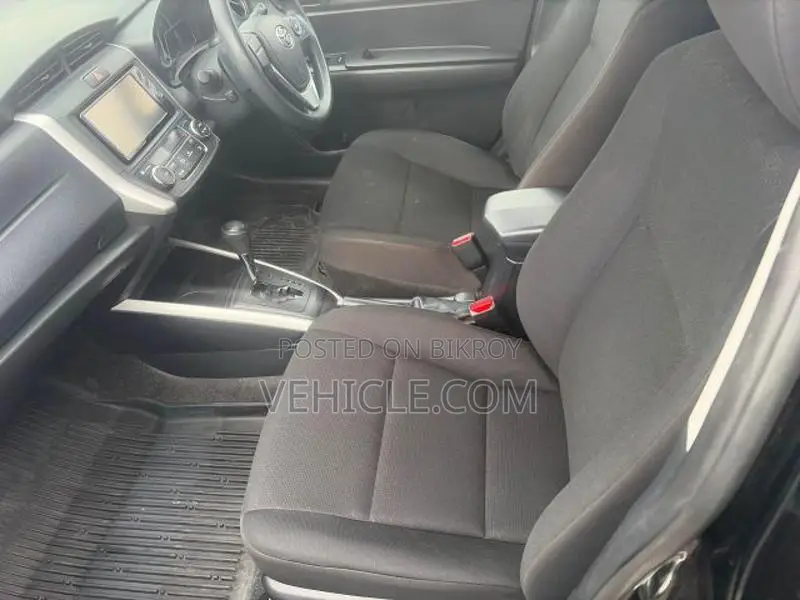 Toyota Corolla Fielder 1.5 Hybrid FWD 2021 Black