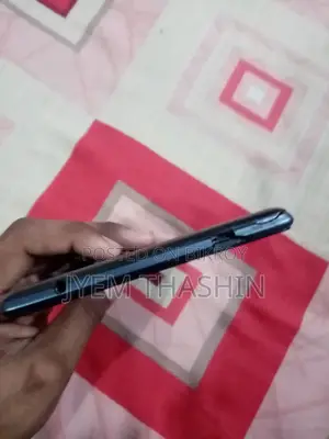 Lava Iris (Used)