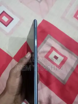 Lava Iris (Used)