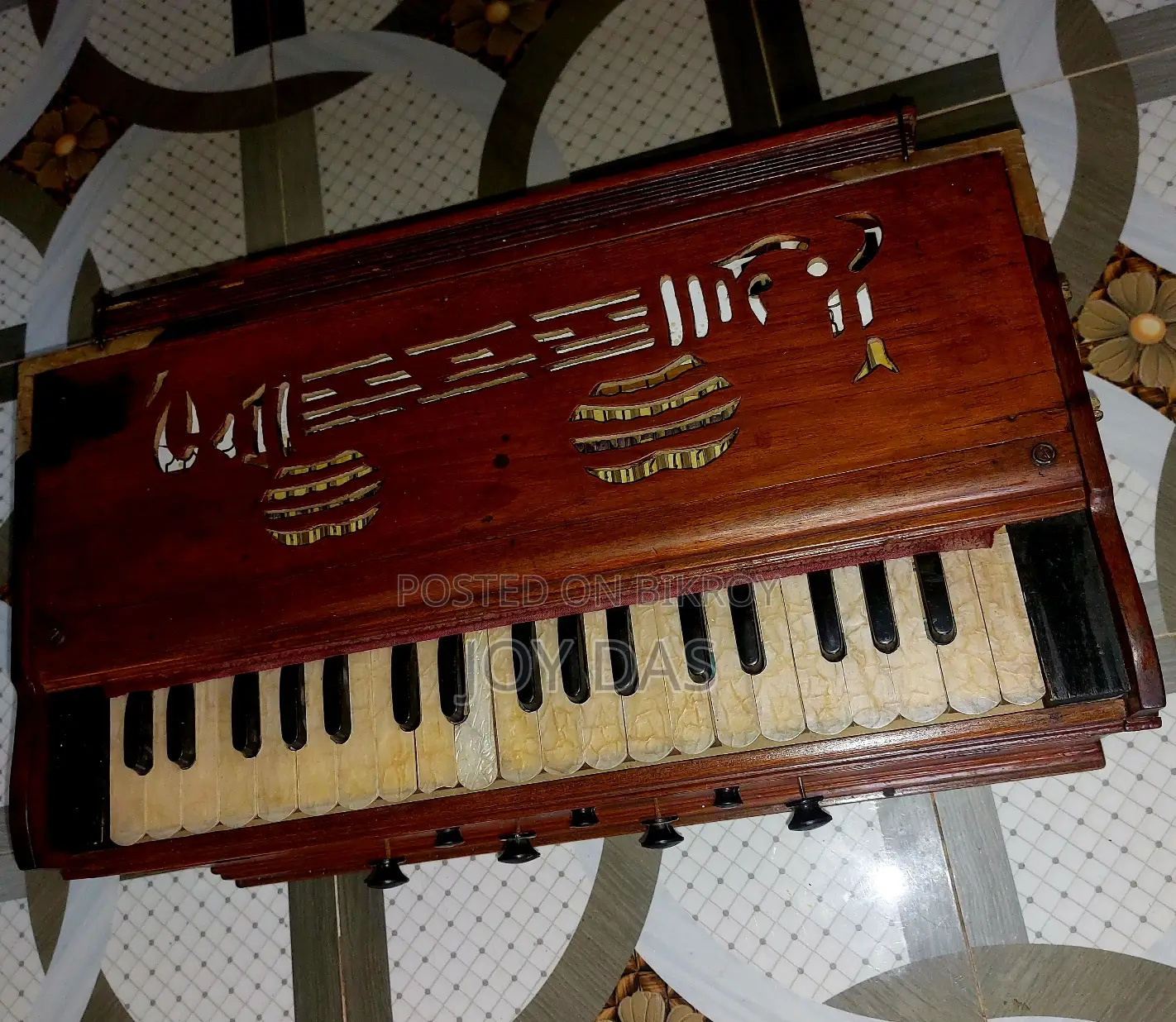 A Very Good Harmonium