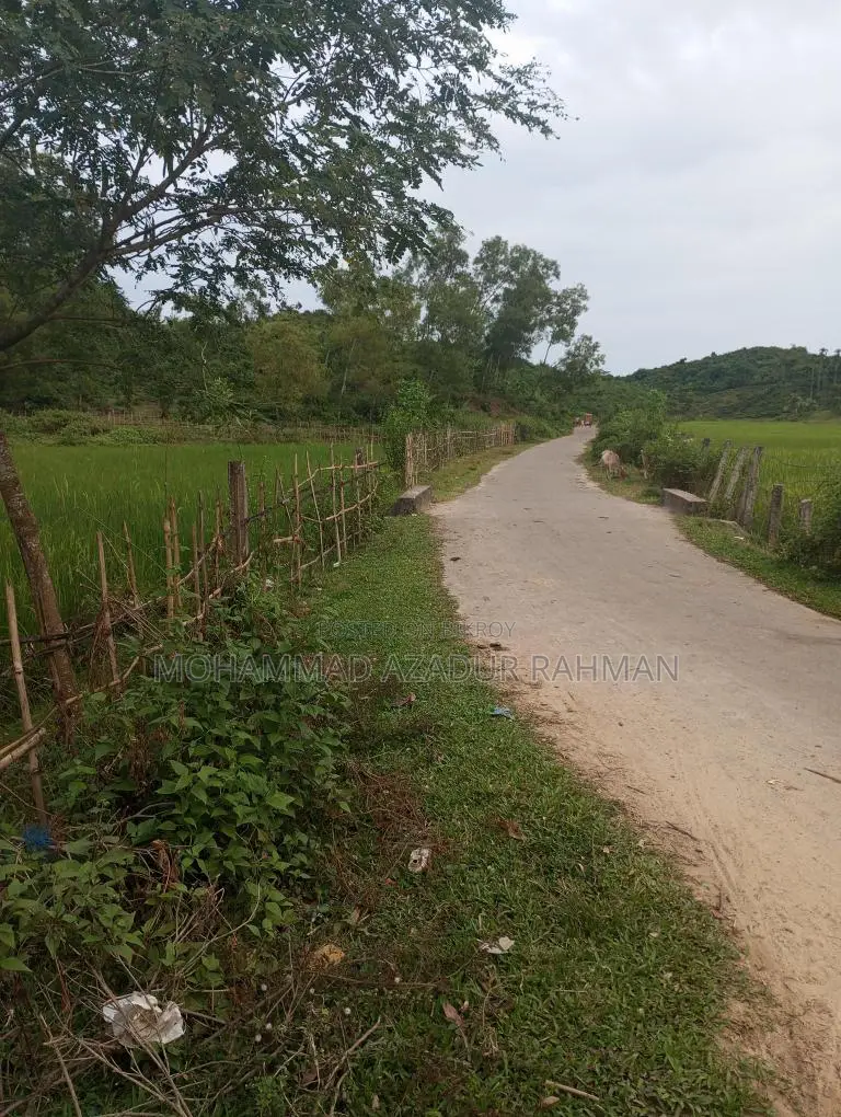 বাড়ি করার জন্য উপযুক্ত ৭২ শতক জায়গা বিক্রয় হবে।