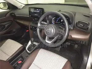 Toyota Yaris Cross HYBRID x 2021