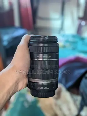 Canon EOS 200D