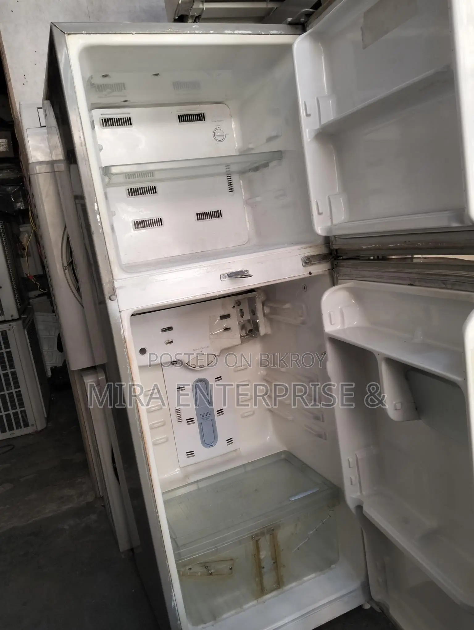 শার্প ব্র্যান্ড ফ্রিজ ৫৬৬ লিটার ফুল ফ্রেশ কন্ডিশন