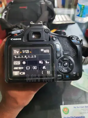 1300D camera