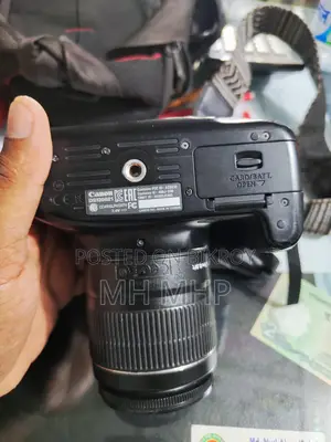 1300D camera