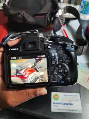 1300D camera