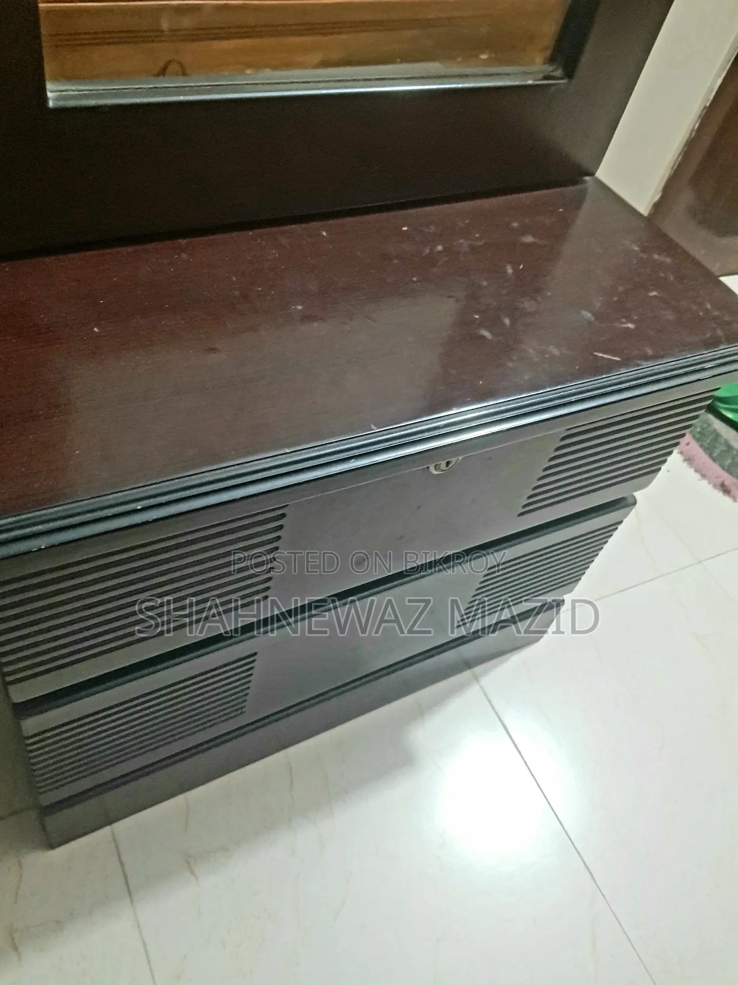 ড্রেসিং টেবিল