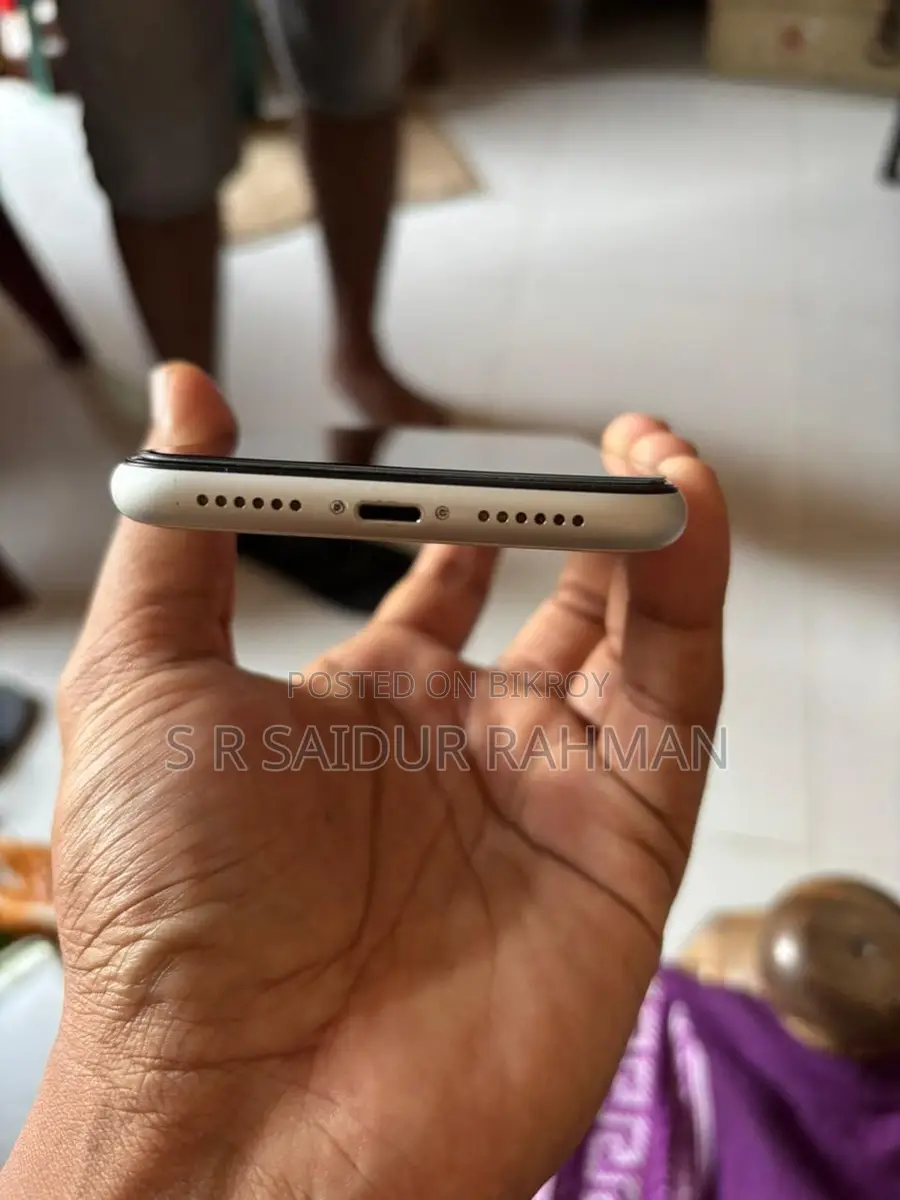 Apple iPhone XR (Used)