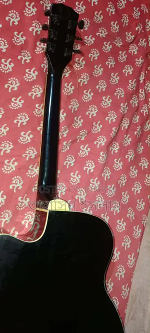 গিটার বিক্রি হবে