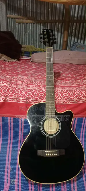 গিটার বিক্রি হবে