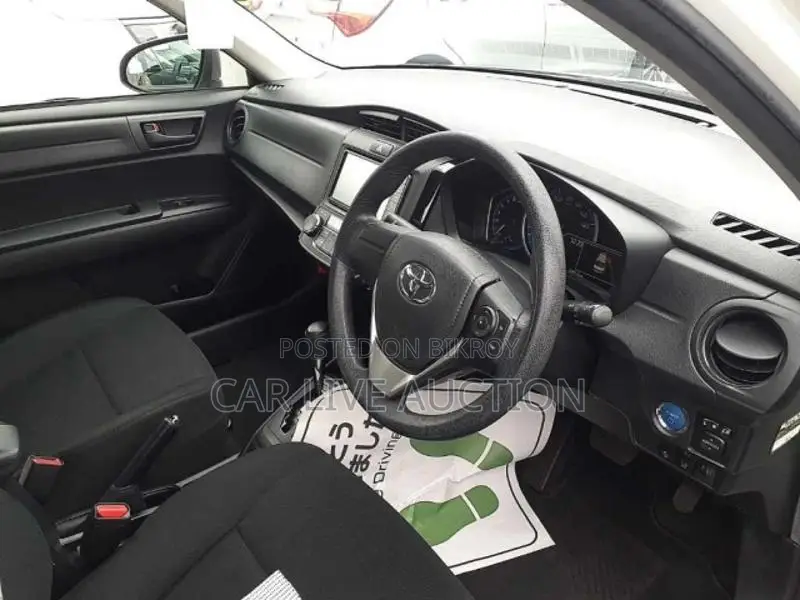 Toyota Axio HYBRID EX 2021
