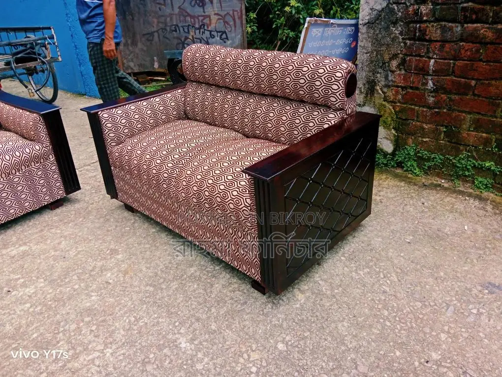 New Fullbox Sofa Set With Flower Center Table