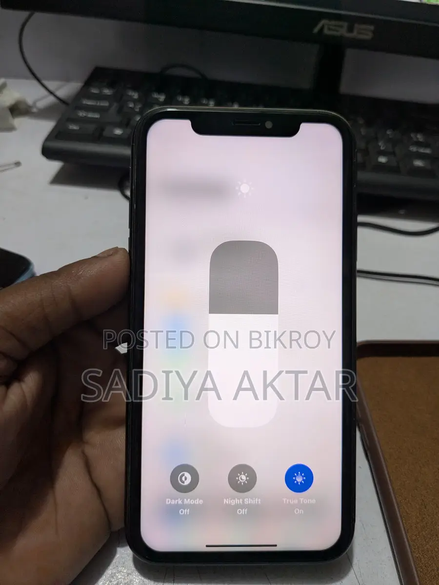 Apple iPhone XR (Used)
