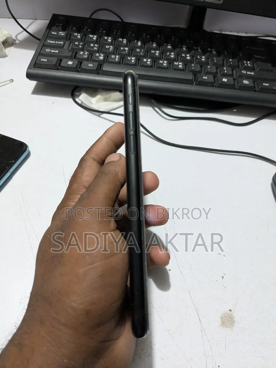 Apple iPhone XR (Used)