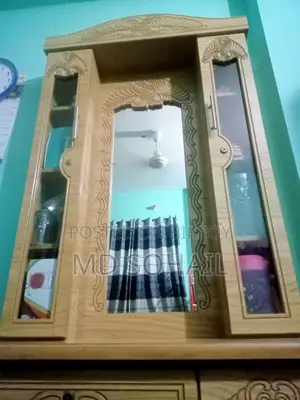আকর্ষণীয় ড্রেসিং টেবিল